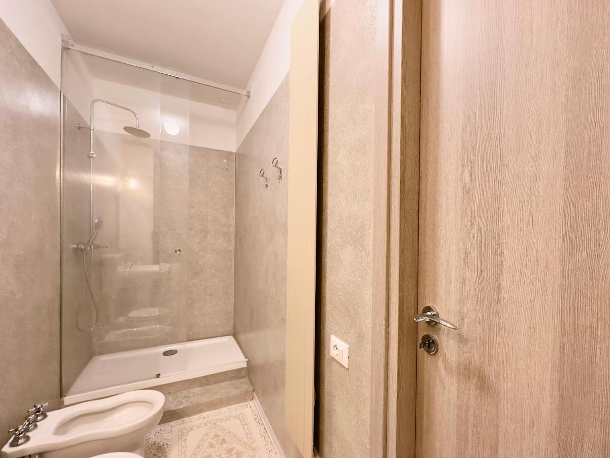 Minimal Apartment Navigli Milan Luaran gambar