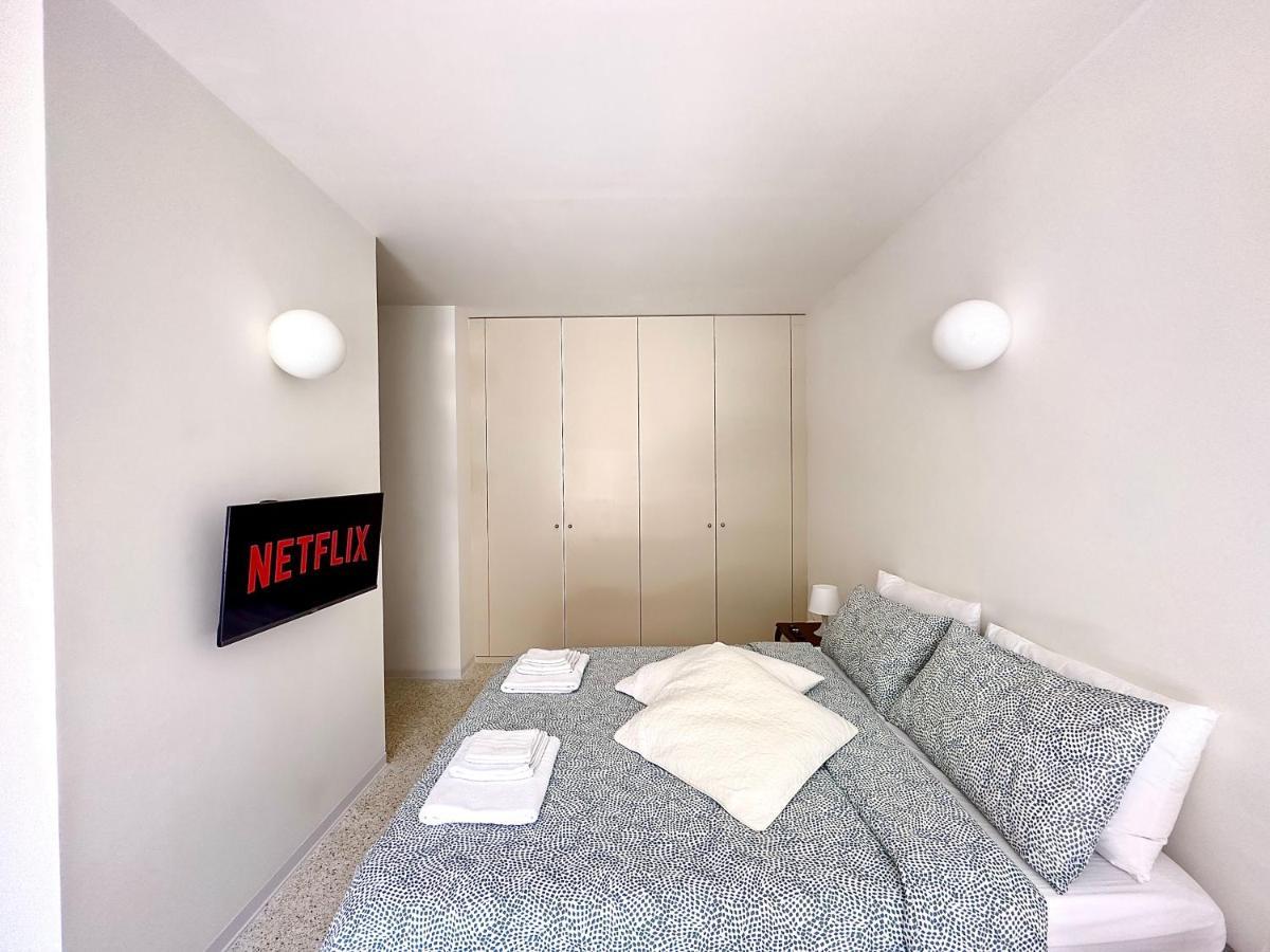 Minimal Apartment Navigli Milan Luaran gambar
