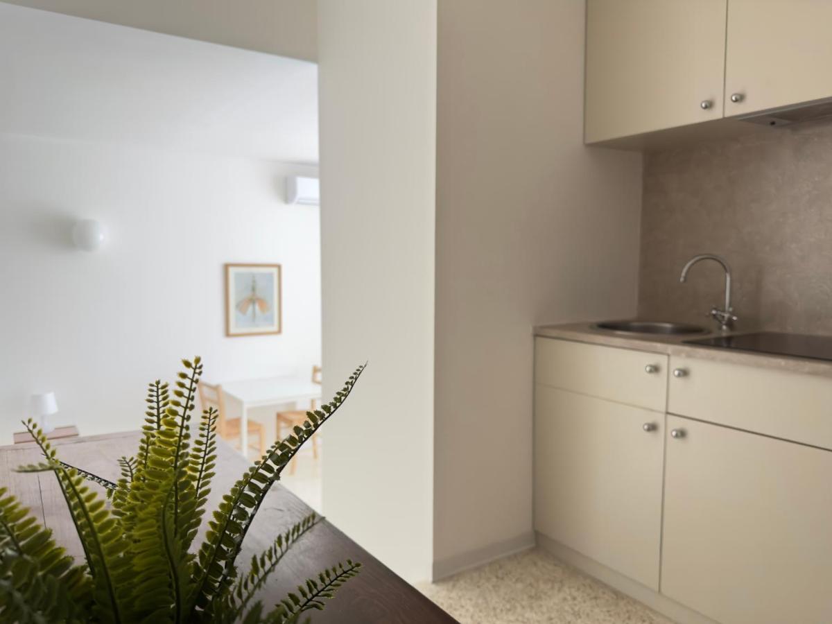 Minimal Apartment Navigli Milan Luaran gambar