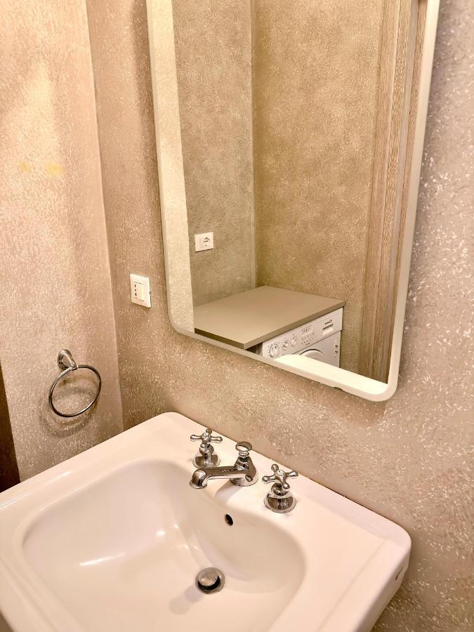 Minimal Apartment Navigli Milan Luaran gambar