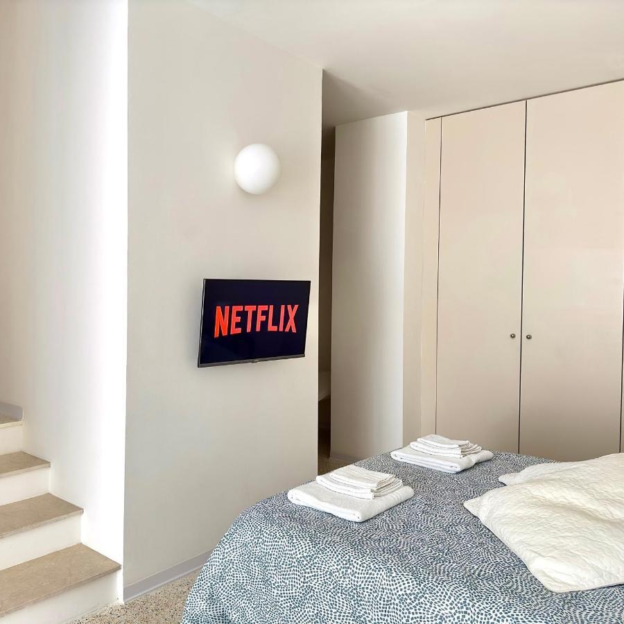 Minimal Apartment Navigli Milan Luaran gambar